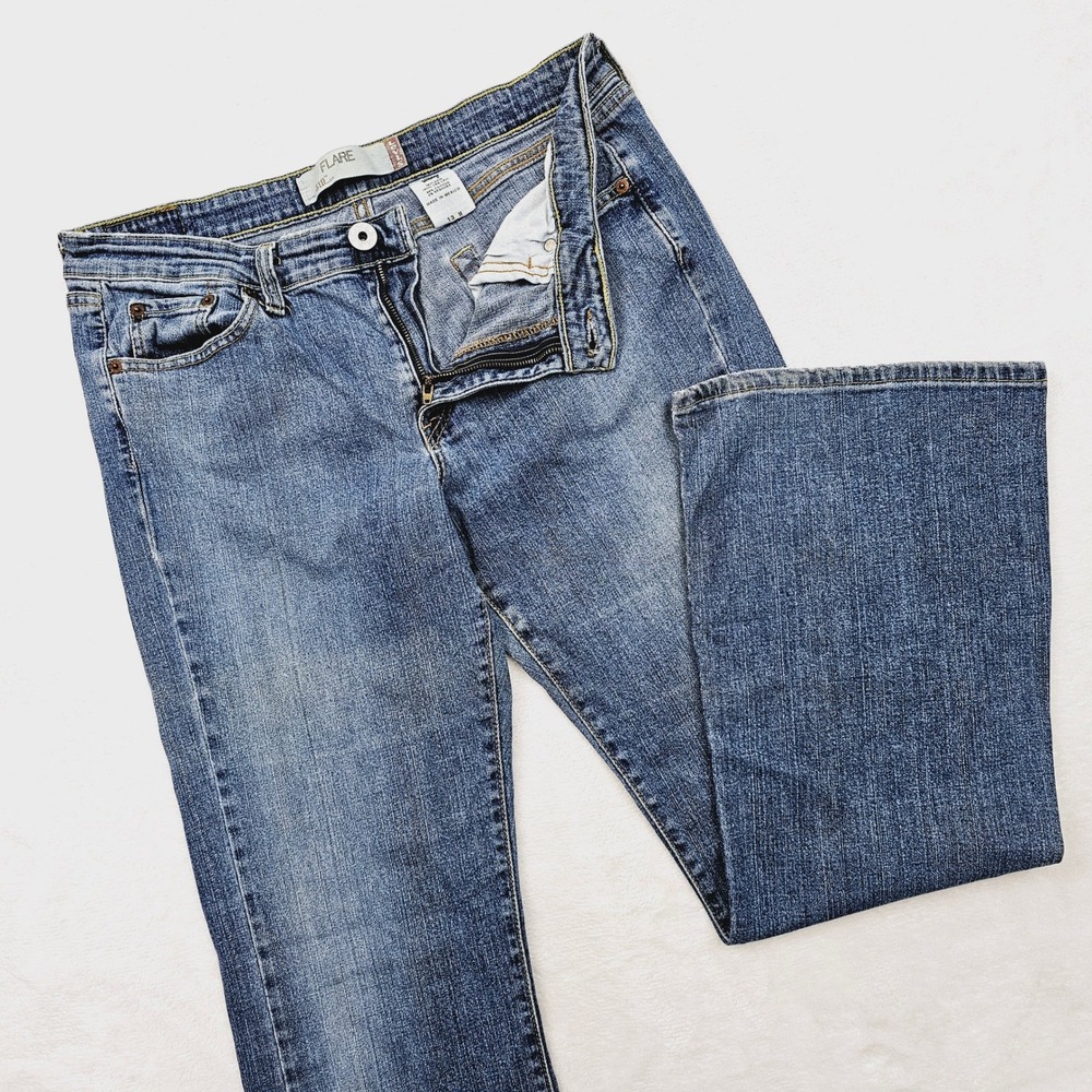 Levi's 519 Flare Jeans Womens 13 M‎ Medium Wash Blue Stretch Mid Rise Denim